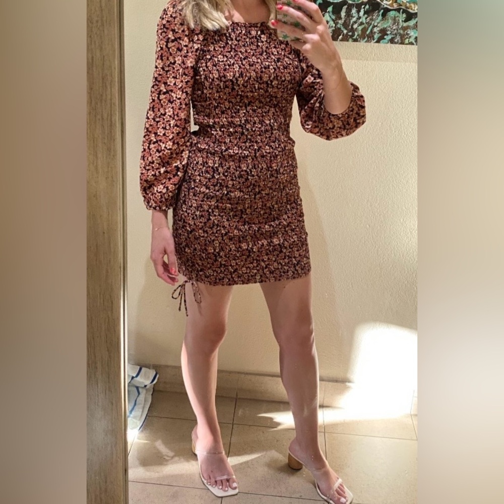 Stretchy floral mini dress